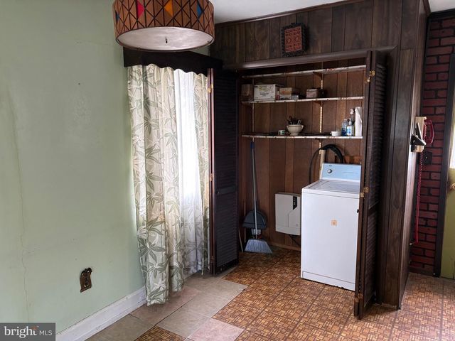 215 SYKES RD, New Castle, DE 19720