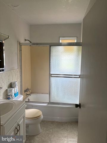 215 SYKES RD, New Castle, DE 19720