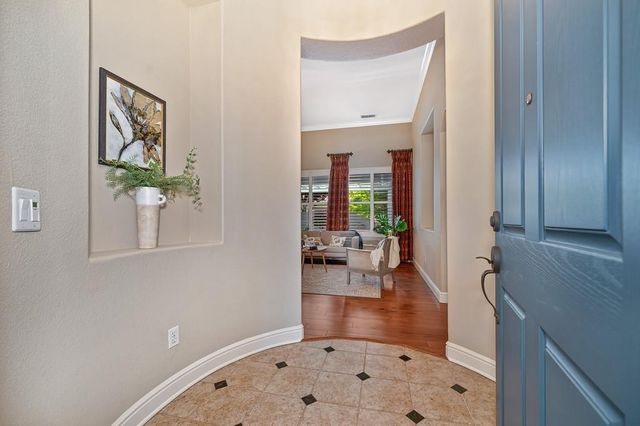 5806 San Anselmo Ln, Sacramento, CA 95835