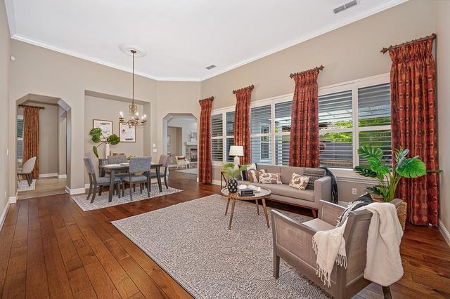 5806 San Anselmo Ln, Sacramento, CA 95835