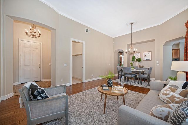 5806 San Anselmo Ln, Sacramento, CA 95835