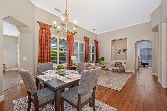 5806 San Anselmo Ln, Sacramento, CA 95835