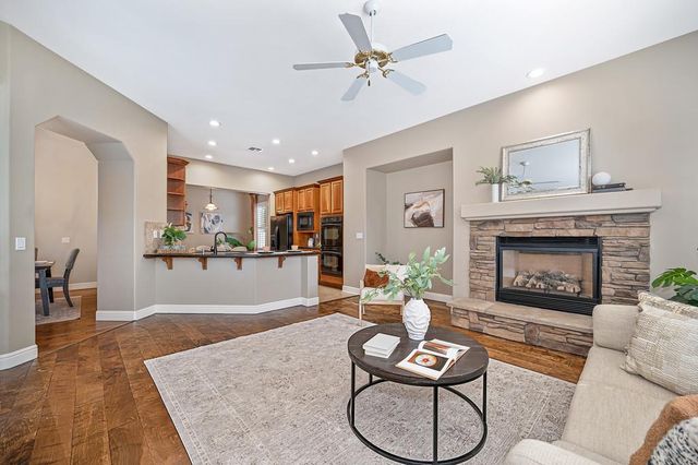 5806 San Anselmo Ln, Sacramento, CA 95835