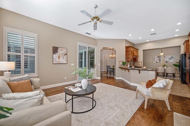 5806 San Anselmo Ln, Sacramento, CA 95835