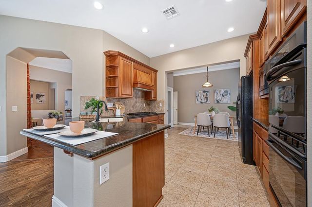 5806 San Anselmo Ln, Sacramento, CA 95835