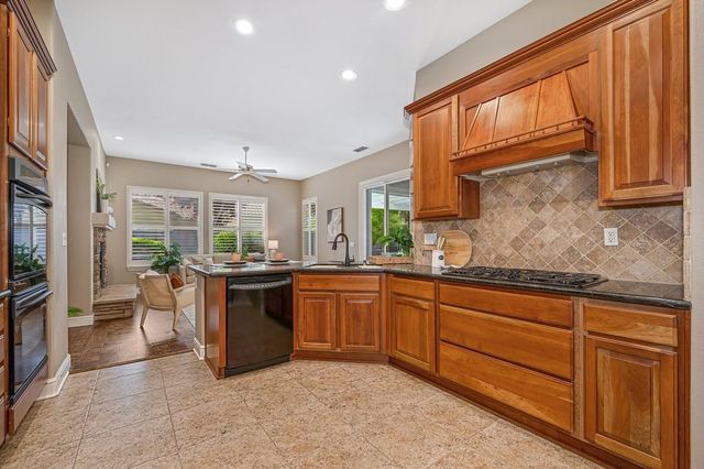 5806 San Anselmo Ln, Sacramento, CA 95835