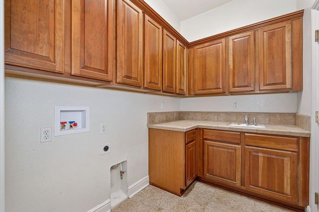 5806 San Anselmo Ln, Sacramento, CA 95835