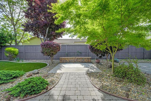 5806 San Anselmo Ln, Sacramento, CA 95835