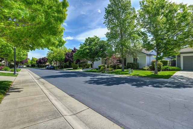 5806 San Anselmo Ln, Sacramento, CA 95835