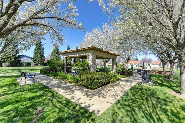 5806 San Anselmo Ln, Sacramento, CA 95835