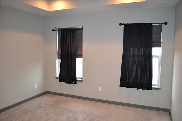 1207 NW 77th Street, Kansas City, MO 64118