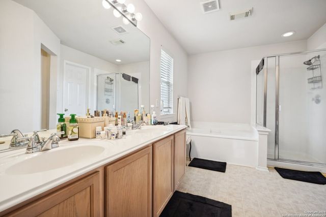 3933 BROOK HOLLOW DR, Schertz, TX 78154