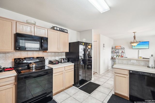 3933 BROOK HOLLOW DR, Schertz, TX 78154