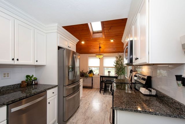 59 Geordan Ave, Wrentham, MA 02093