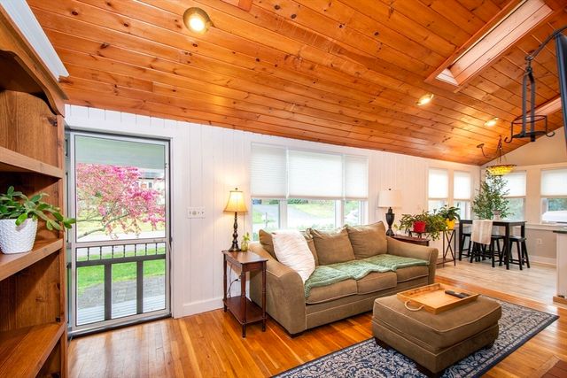 59 Geordan Ave, Wrentham, MA 02093