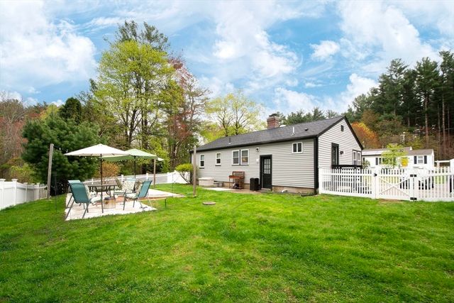 59 Geordan Ave, Wrentham, MA 02093