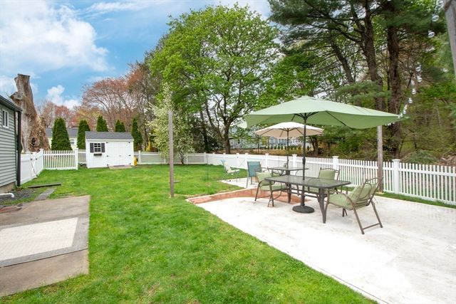 59 Geordan Ave, Wrentham, MA 02093