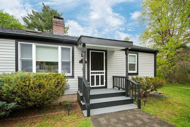 59 Geordan Ave, Wrentham, MA 02093