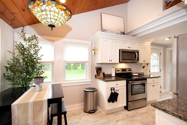 59 Geordan Ave, Wrentham, MA 02093
