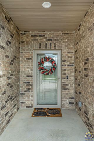 4408 SE Oak Bend DR, Topeka, KS 66609
