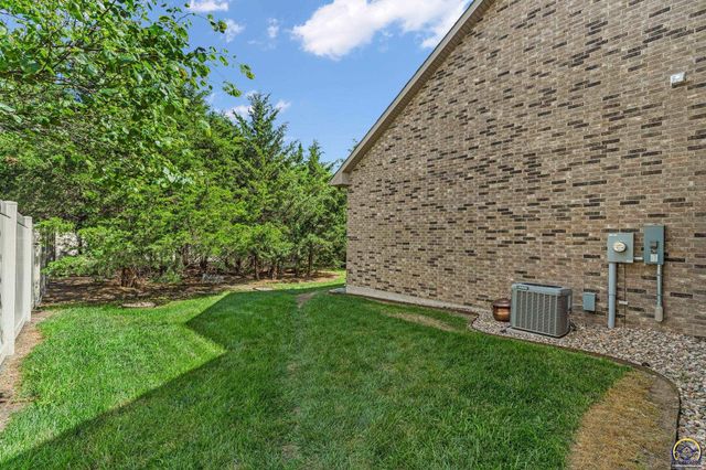 4408 SE Oak Bend DR, Topeka, KS 66609