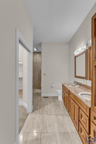 4408 SE Oak Bend DR, Topeka, KS 66609