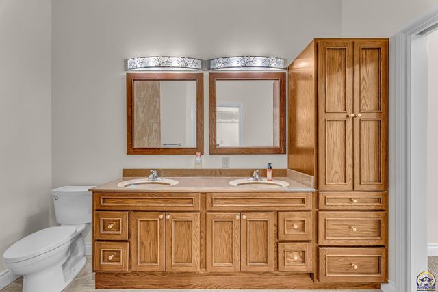 4408 SE Oak Bend DR, Topeka, KS 66609