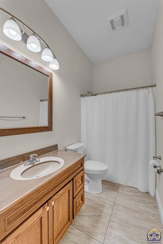 4408 SE Oak Bend DR, Topeka, KS 66609
