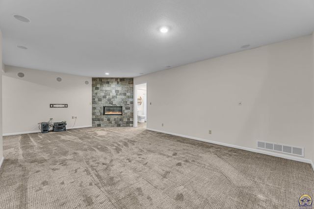 4408 SE Oak Bend DR, Topeka, KS 66609