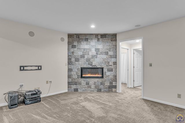 4408 SE Oak Bend DR, Topeka, KS 66609