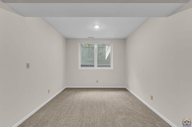 4408 SE Oak Bend DR, Topeka, KS 66609