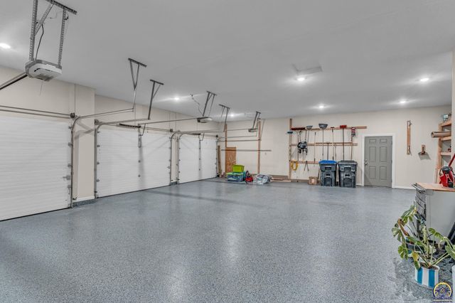 4408 SE Oak Bend DR, Topeka, KS 66609