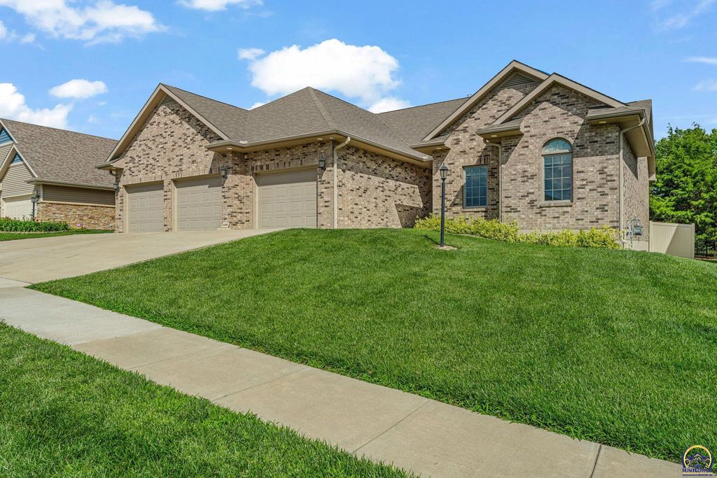 4408 SE Oak Bend DR, Topeka, KS 66609