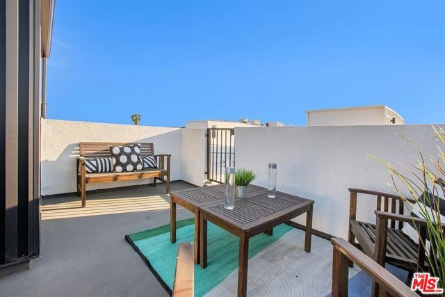 945 N Oxford Avenue 6, Los Angeles, CA 90029