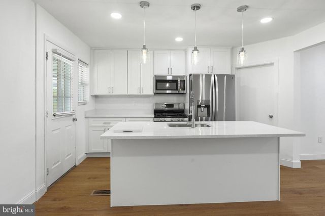 1714 PIN OAK RD, Parkville, MD 21234