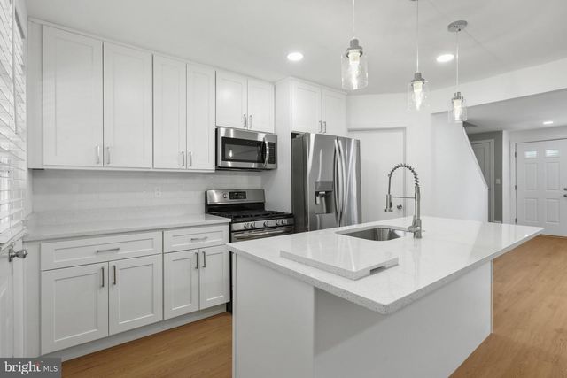 1714 PIN OAK RD, Parkville, MD 21234