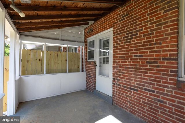 1714 PIN OAK RD, Parkville, MD 21234
