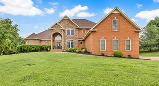 421 Treemont Dr, Clarksville, TN 37043