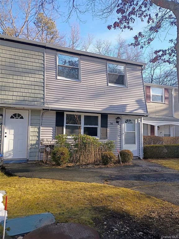 56 Wooded Court, Calverton, NY 11933