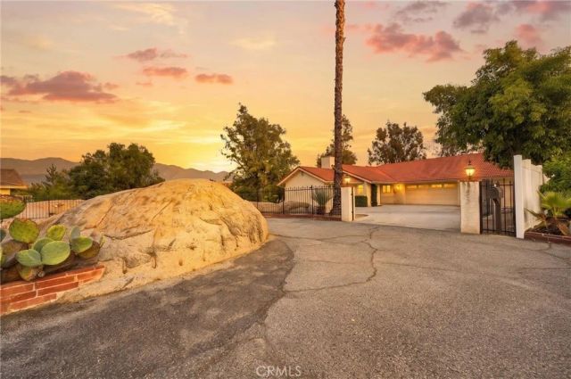 27435 Columbia Street, Hemet, CA 92544