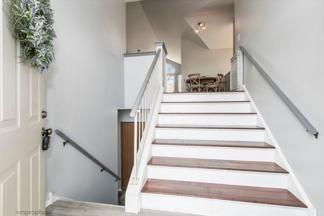 30W019 Juniper Court 30W019, Warrenville, IL 60555