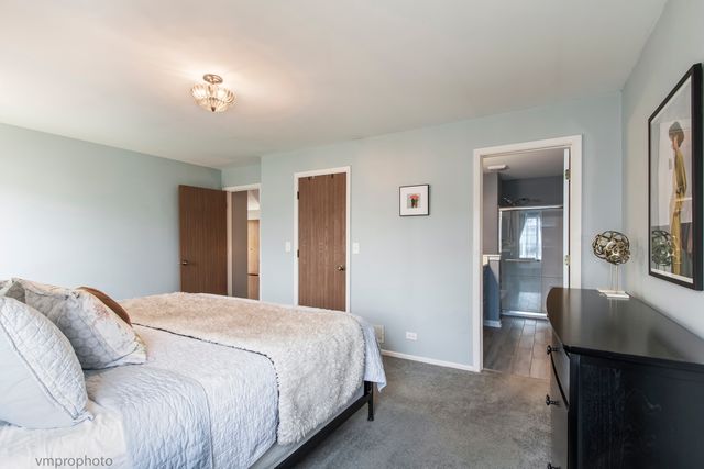 30W019 Juniper Court 30W019, Warrenville, IL 60555