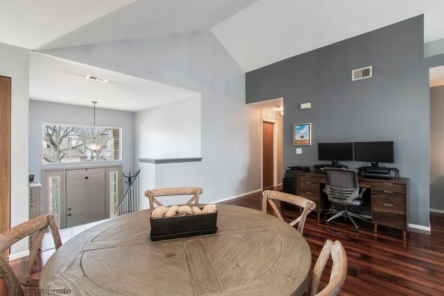 30W019 Juniper Court 30W019, Warrenville, IL 60555