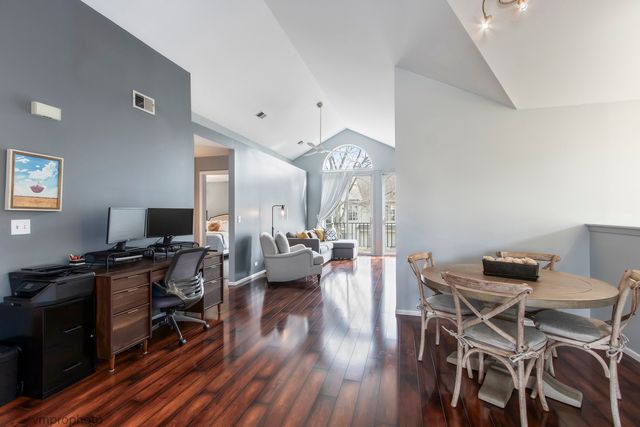 30W019 Juniper Court 30W019, Warrenville, IL 60555