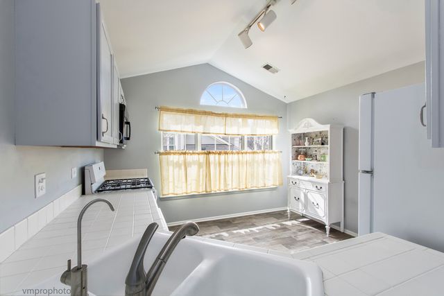 30W019 Juniper Court 30W019, Warrenville, IL 60555