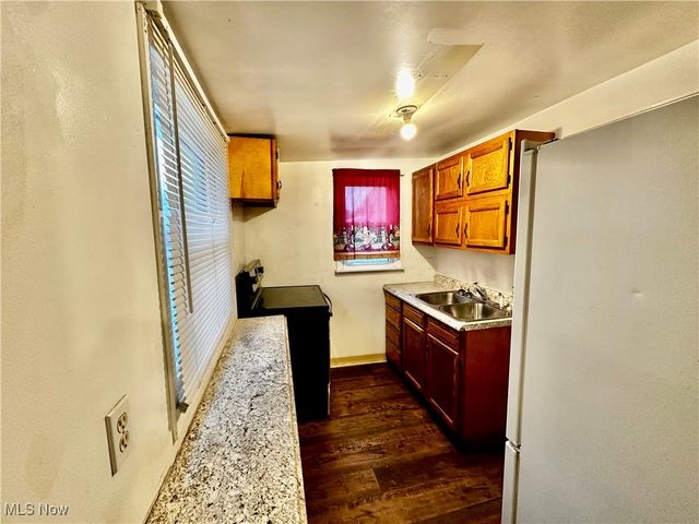 2541 Nesmith Lake Boulevard, Akron, OH 44314