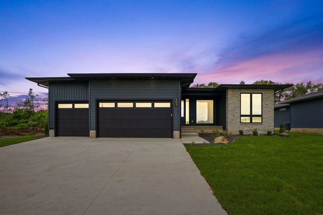 4627 Luke Streets, Cedar Falls, IA 50613