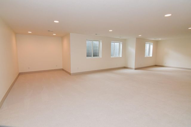 4627 Luke Streets, Cedar Falls, IA 50613