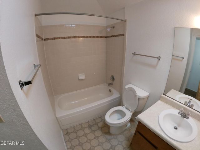 1922 Lake Omega Street A, El Paso, TX 79936