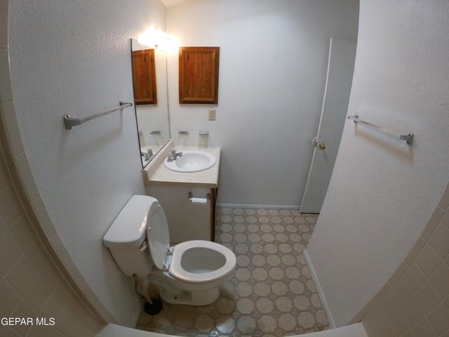 1922 Lake Omega Street A, El Paso, TX 79936